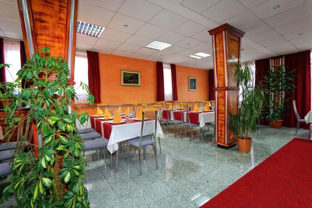Hotel Podostrog بودفا المظهر الخارجي الصورة